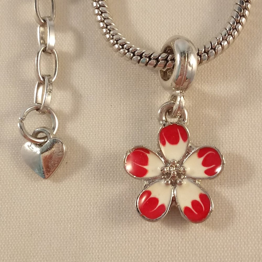 Silver Bracelet Screw on Charm European Style!